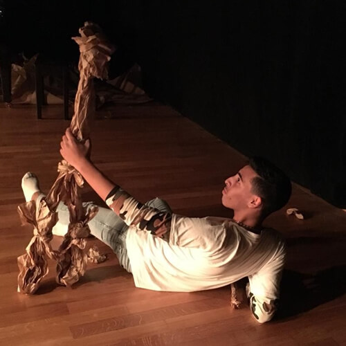 atelier-marionnette-la-marotte-manipulation Sabine Pernette Presentation compagnie La Marotte